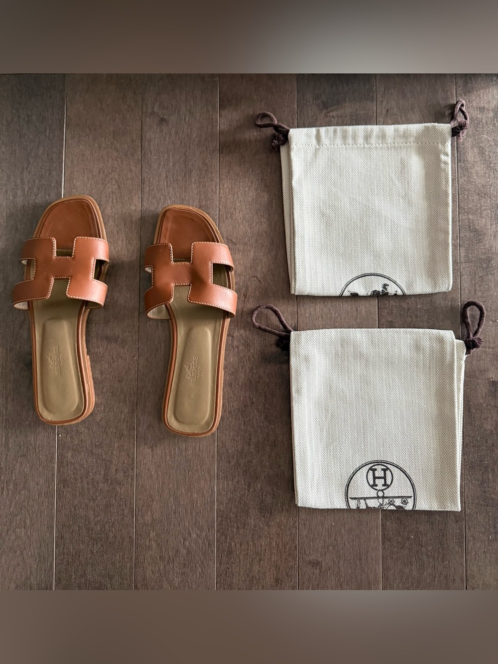 Hermès Oran Sandals – Gold Leather – Size 36
